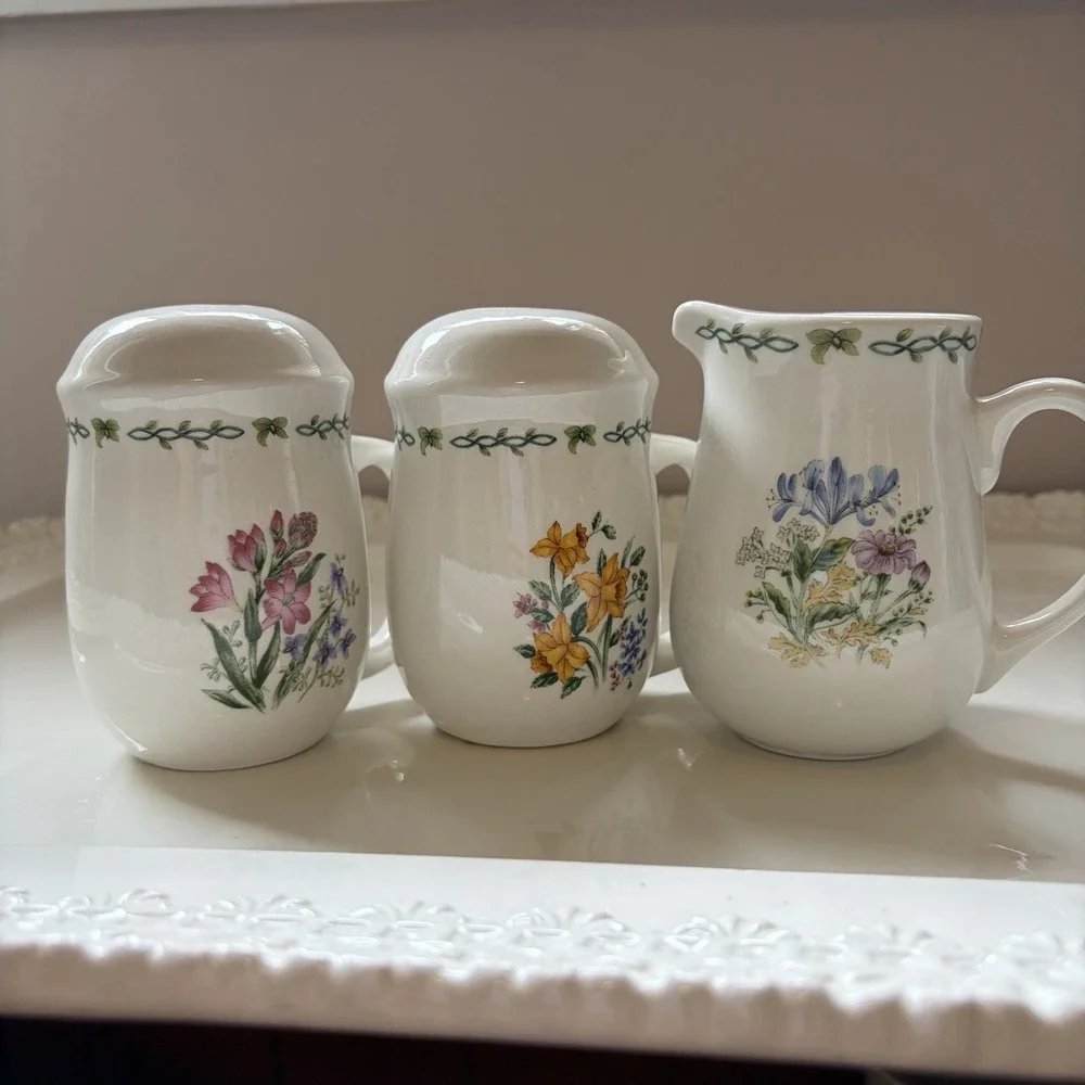 Thomson Pottery Floral Garden China Creamer & Covered Shakers Set Microwave Safe